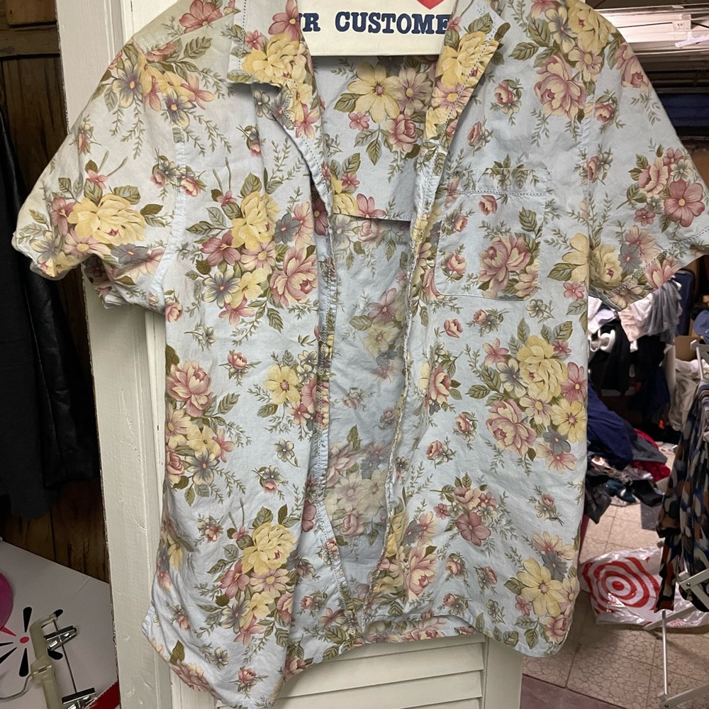 Vintage 90s Jones New York light Blue Floral Button-Up Shirt